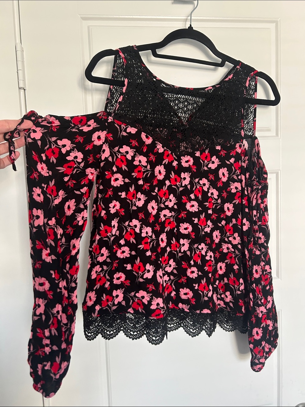 Express Black Floral Cold-Shoulder Blouse with Lace Trim
